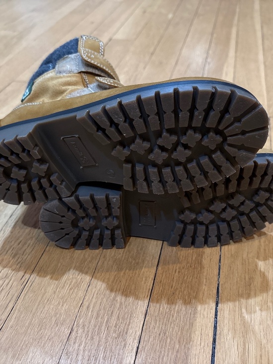 KAMIK KIDS WINTER BOOTS WORK BOOTS SIZE 4 - Picture 2 of 2